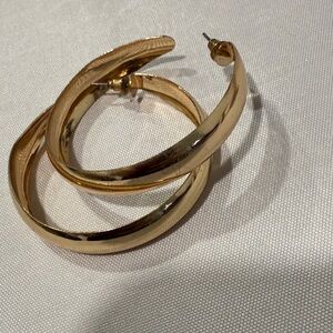 Elegant Gold Hoop Earrings